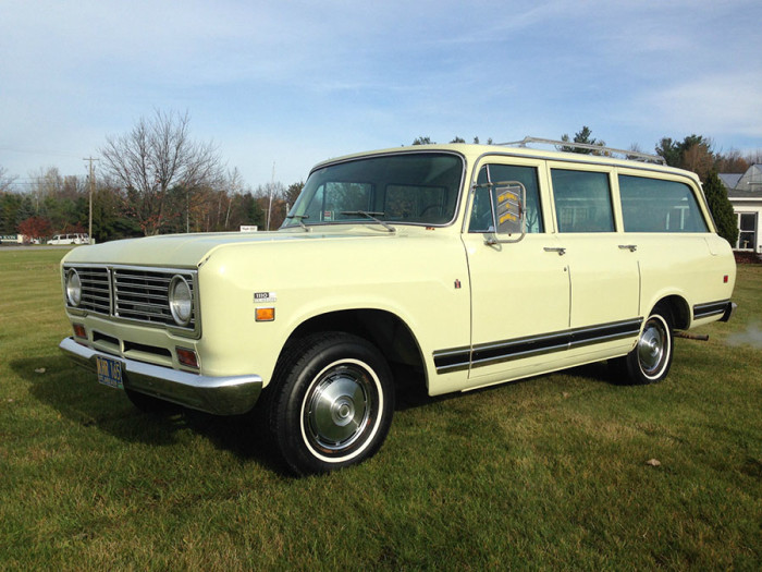 1972_International_Harvester_travelall_1