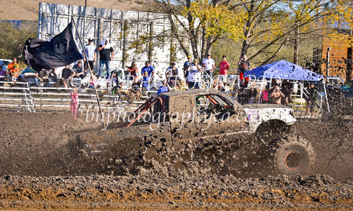 2013-turkey-shootout-at-the-speedway-off-road-action-nov_28