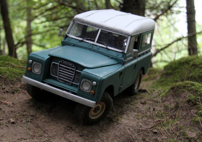 series_iii_land_rover_headquake_off_road_action_03