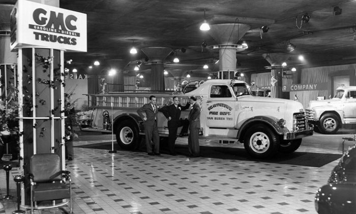 1951-Chicago-Auto-Show-GMC-Trucks