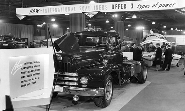 1952-Chicago-Auto-Show-Internation-Truck-Exhibit