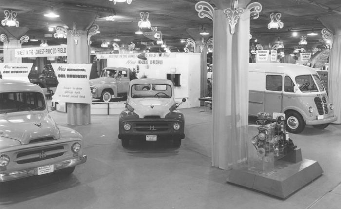 1954-Chicago-Auto-Show-1