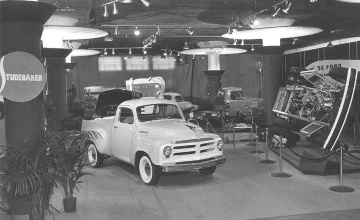 1955-Chicago-Auto-Show-studebaker